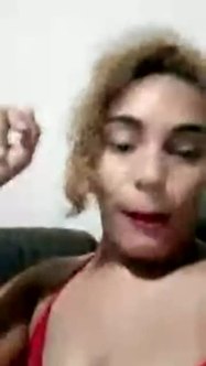 Gostosa Rabuda Fazendo Live no instagram