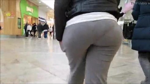 Huge african booty wobble in motion
