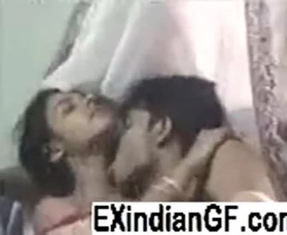 Indian amateurs fucking on the bed